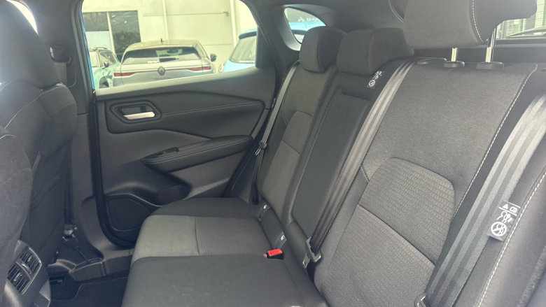 Nissan Qashqai 1.3 DiG-T MH 158 N-Connecta 5dr Xtronic Petrol Hatchback